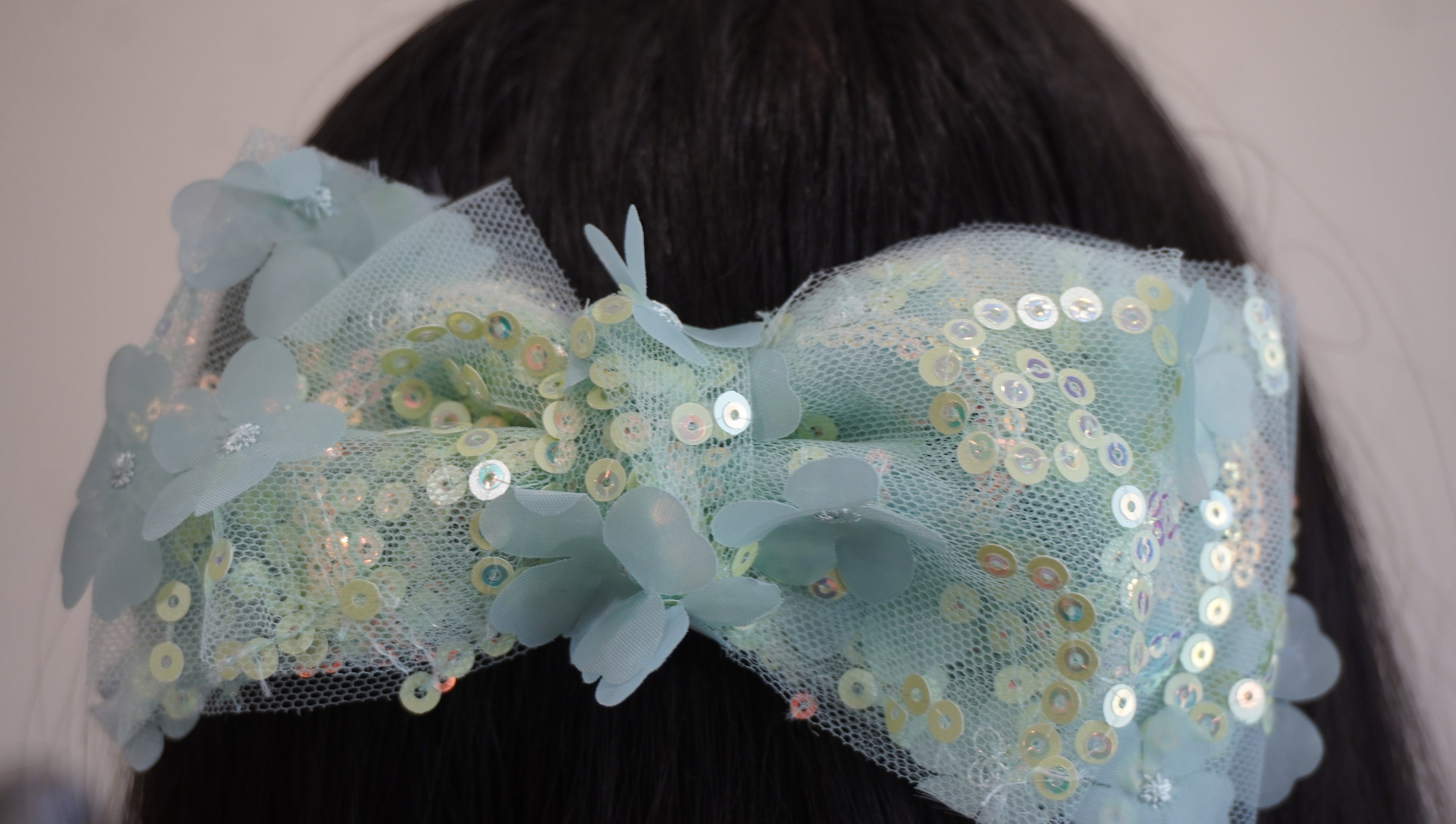 Sea green sparkle bow backclip