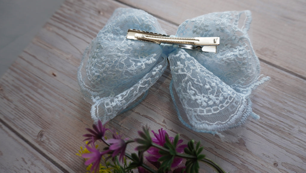 Blue Bow Backclip