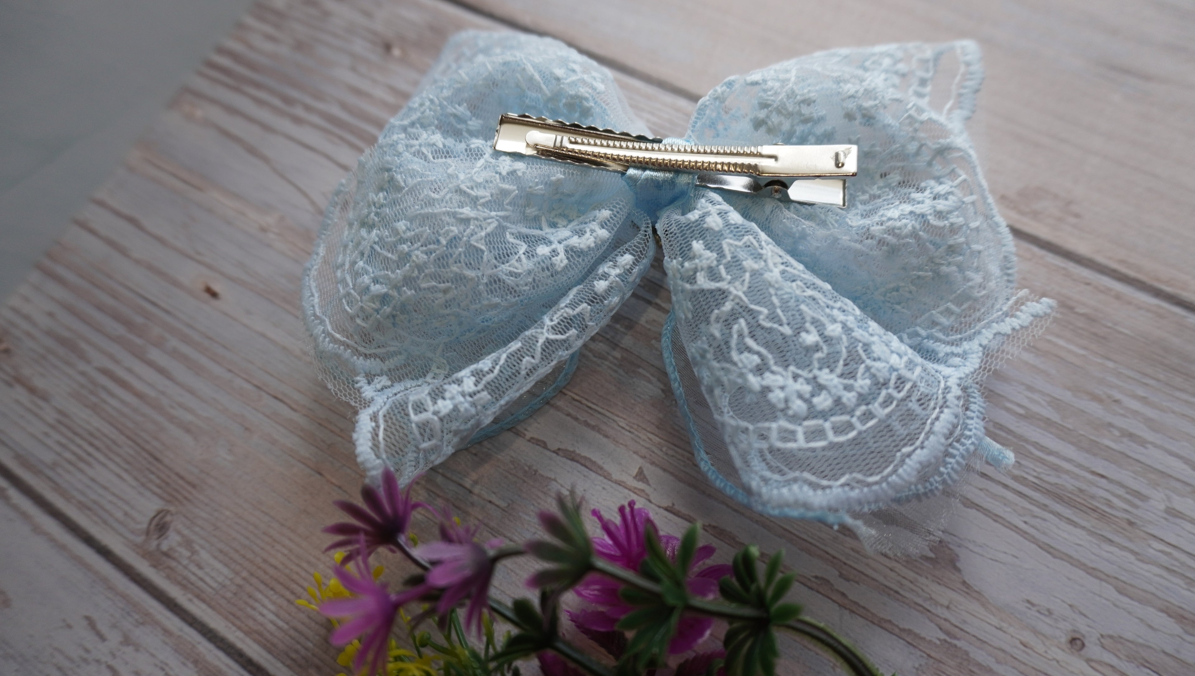Blue Bow Backclip