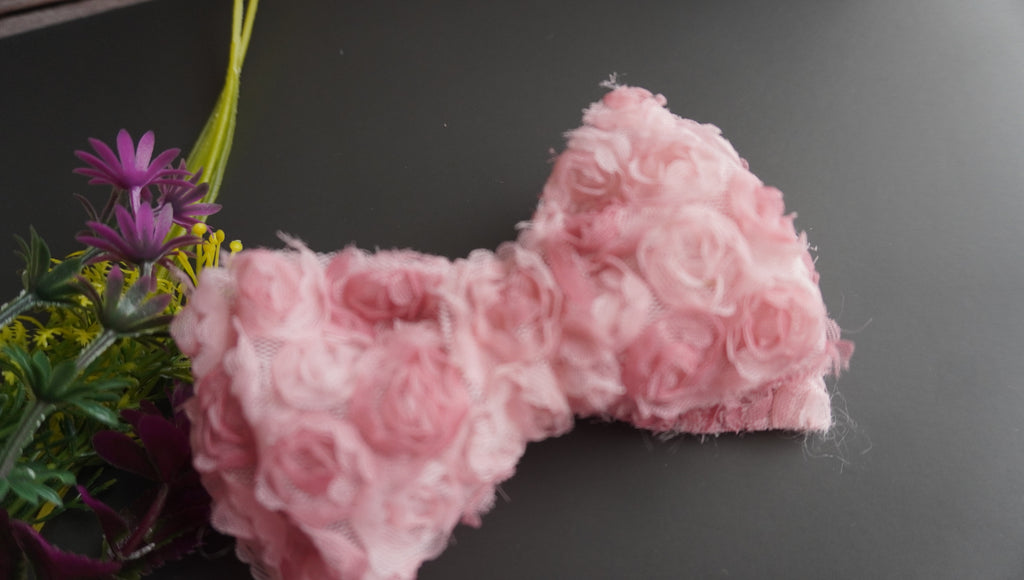 Pink lace bow clip